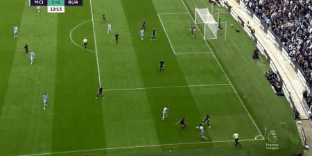 1634393707681035716.gif manc bun 1.gif